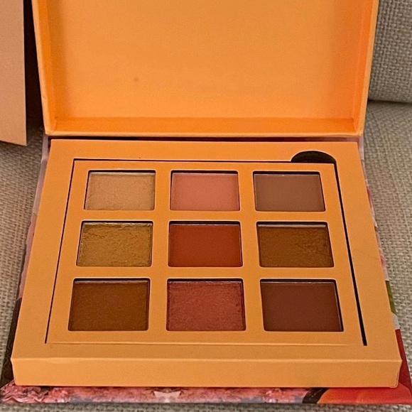 NIB PLEY BEAUTY Pleyer Palette 9 Shade Eyeshadow Collection in Golden Girl - Picture 2 of 6